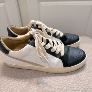Oasis Society Free Soul Sneaker